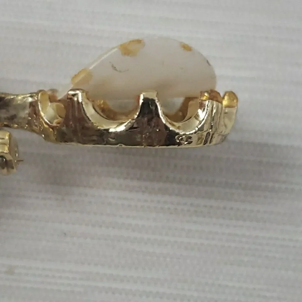VTG Mother of Pearl Banjo Brooch Pins Gold Tone Musician Stringed Instrument MCM